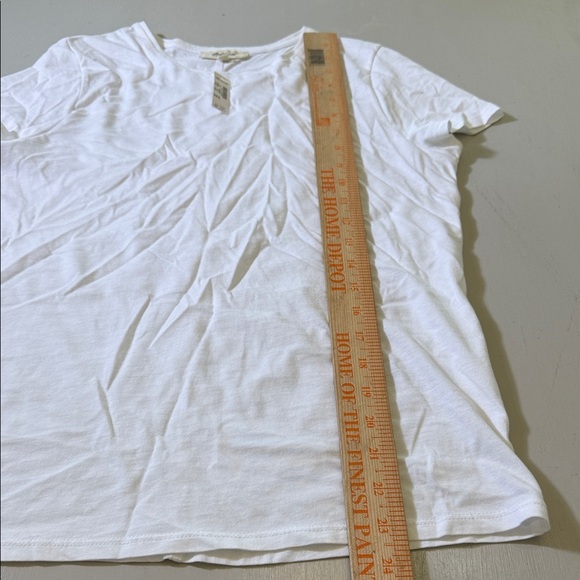 Madewell Essential Slim Tee in Lightweight Cotton Size medium - Picture 9 of 11